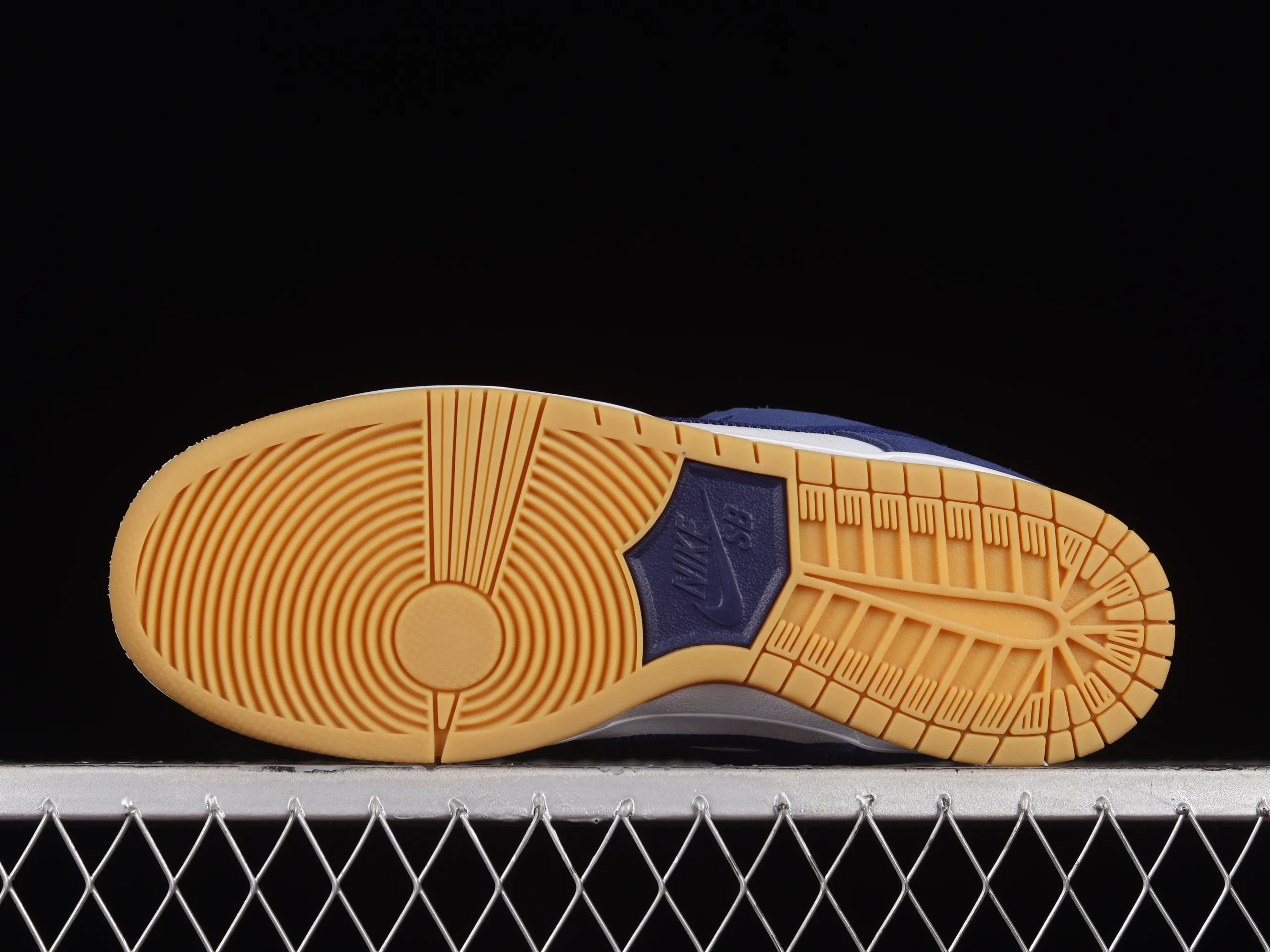 All Categories Nk SB Dunk Series Nk SB Dunk Low Low-top Sneakers M Version Pure Original Nk SB Dunk Low White Blue Los Angeles Dodgers SB Smashing Backboard Fashion Casual Sneakers DO9395-400